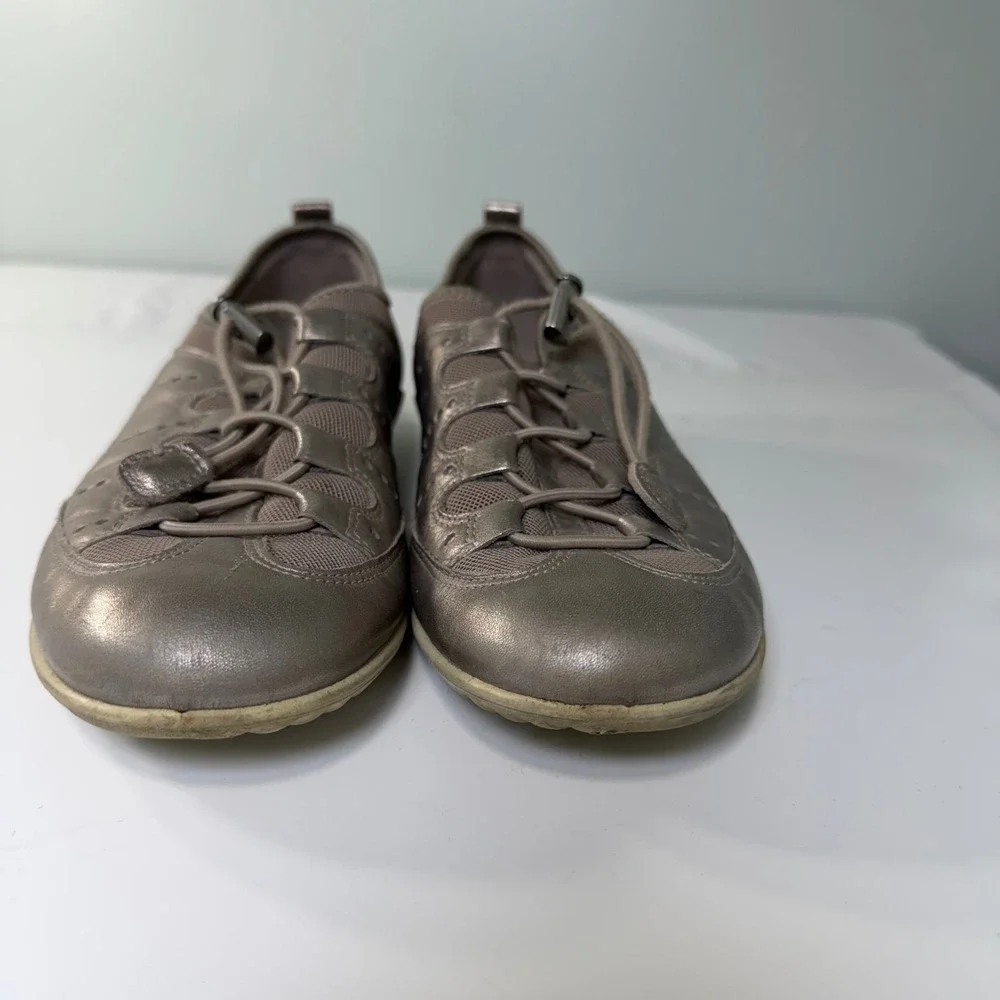 ECCO Sense Metallic Bronze Leather Mesh Bungee Toggle Sneakers Womens 41 10-10.5